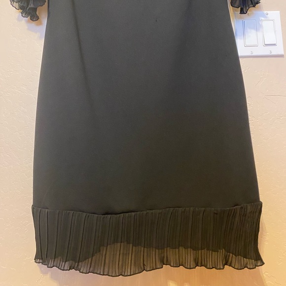 Simple black funeral dress - Picture 3 of 6